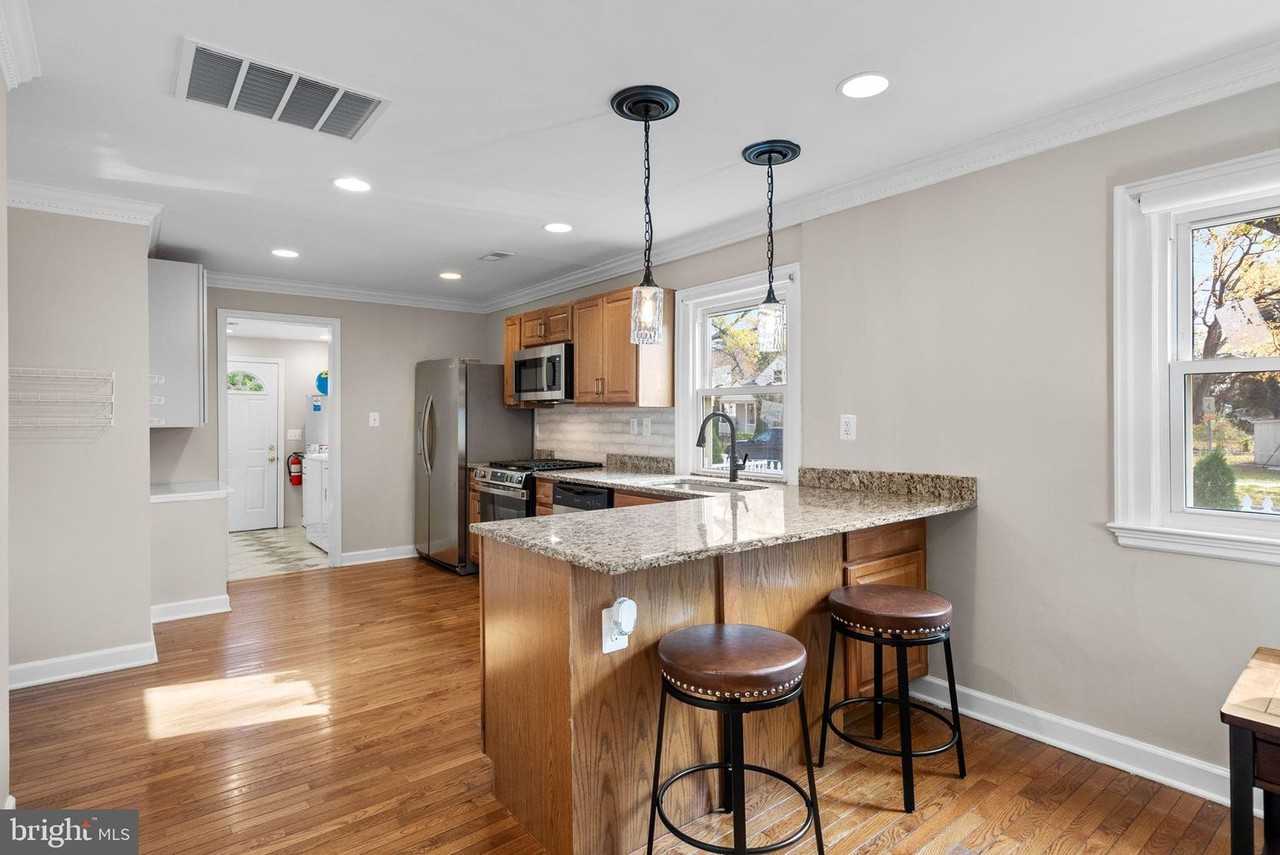 5701 31st Ave - Photo 6 of 20