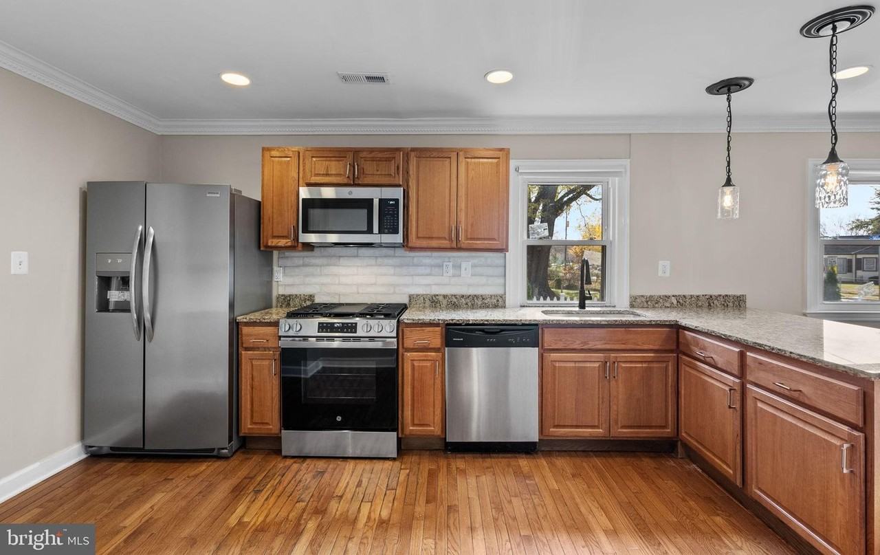 5701 31st Ave - Photo 7 of 20