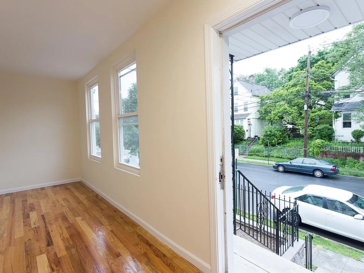 634 Court St #2 - Photo 6 of 7