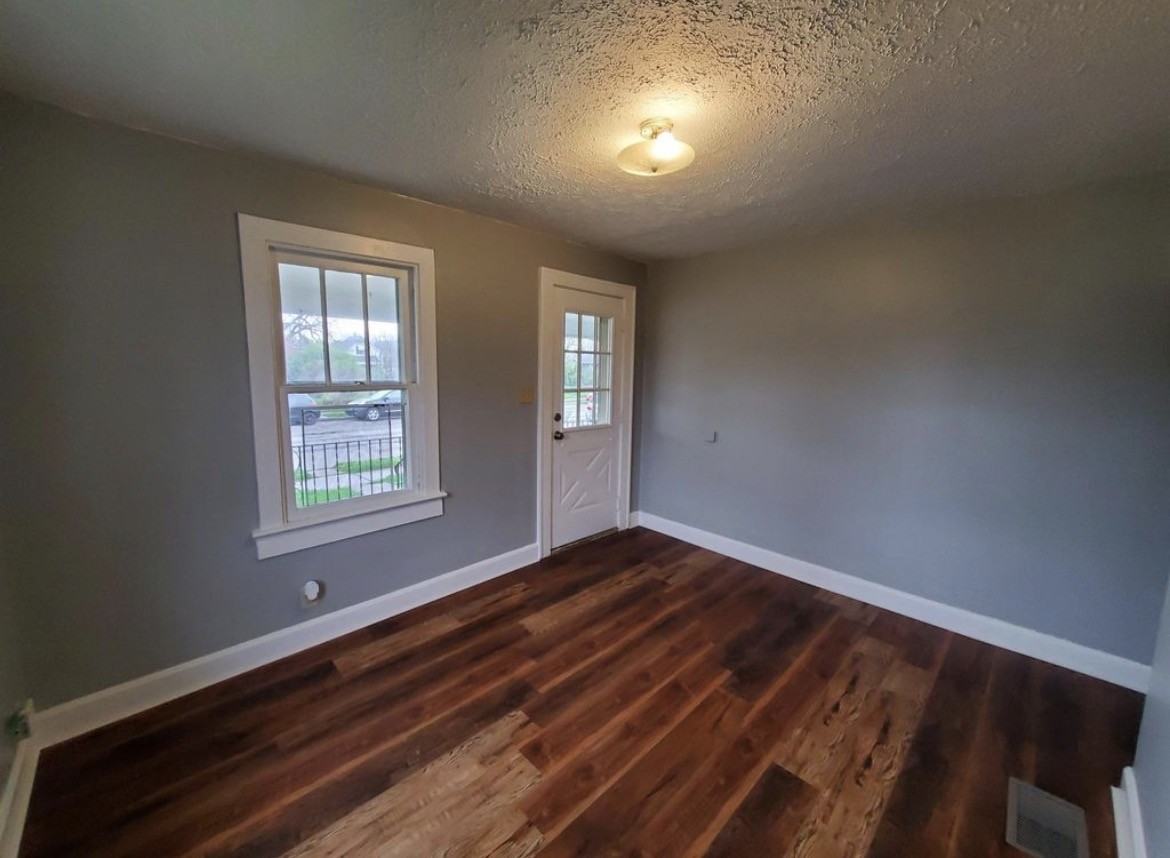 2501 English Ave #2501 - Photo 4 of 16