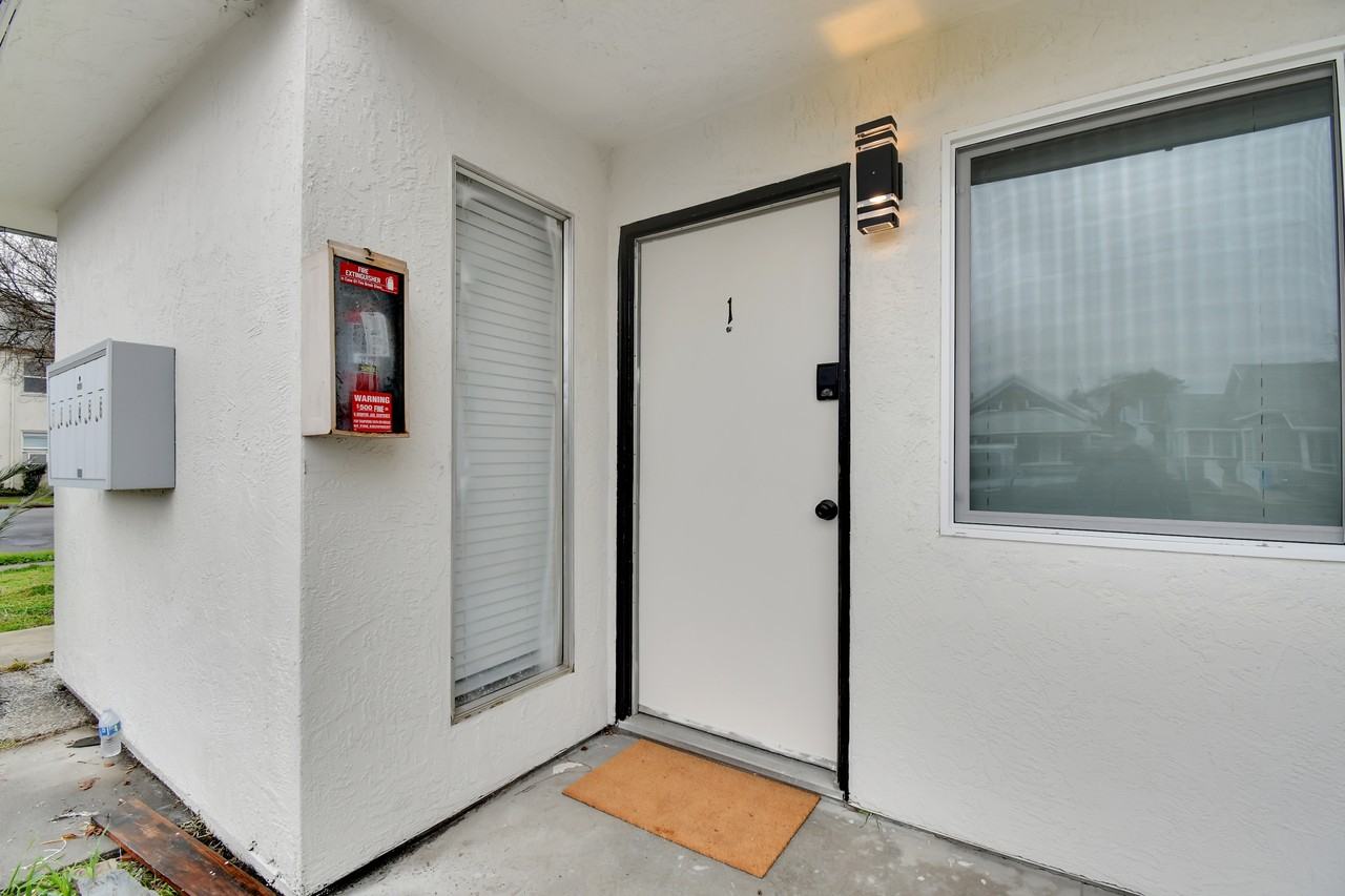 1104 F St #1 - Photo 2 of 12