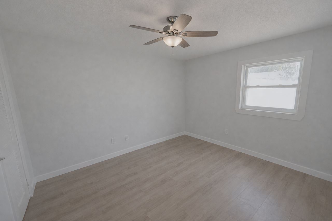 4453 87th Street Ct W - Photo 4 of 9