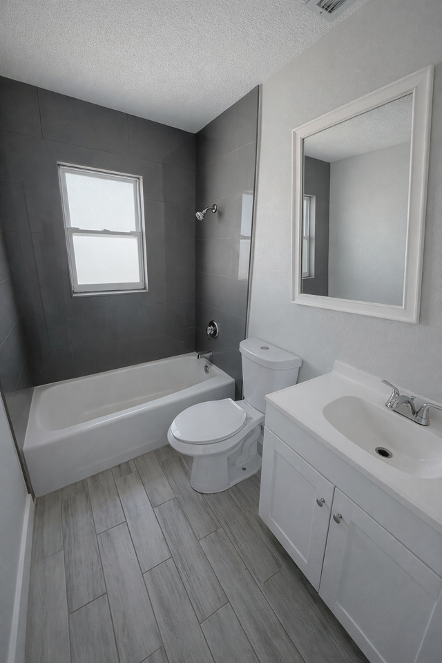 4453 87th Street Ct W - Photo 6 of 9