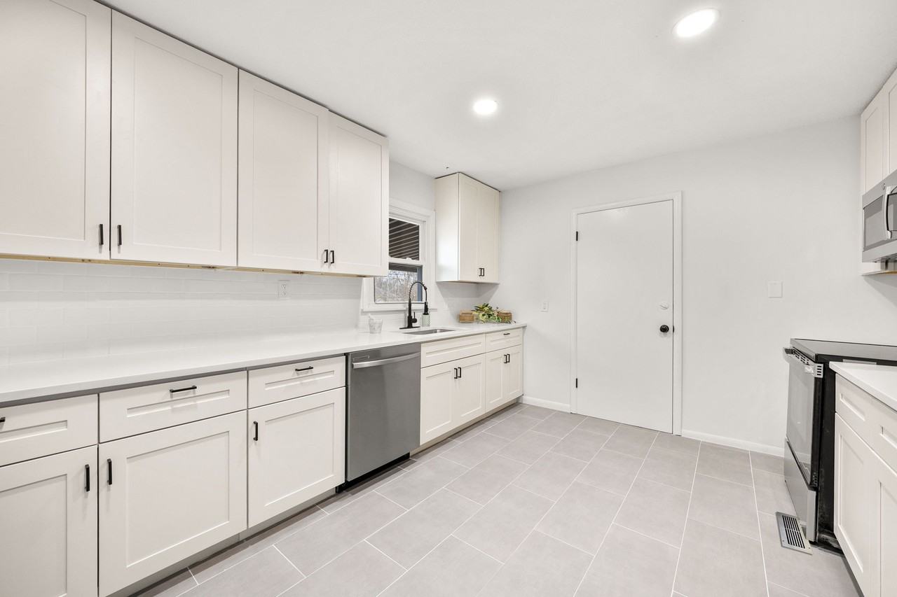 709 Sw 7th St - Photo 5 of 20