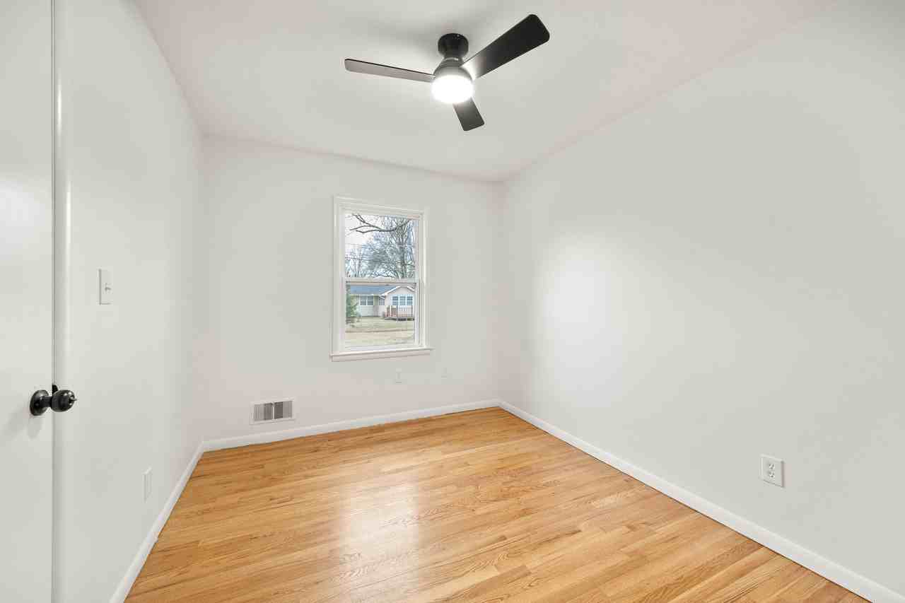 709 Sw 7th St - Photo 6 of 20