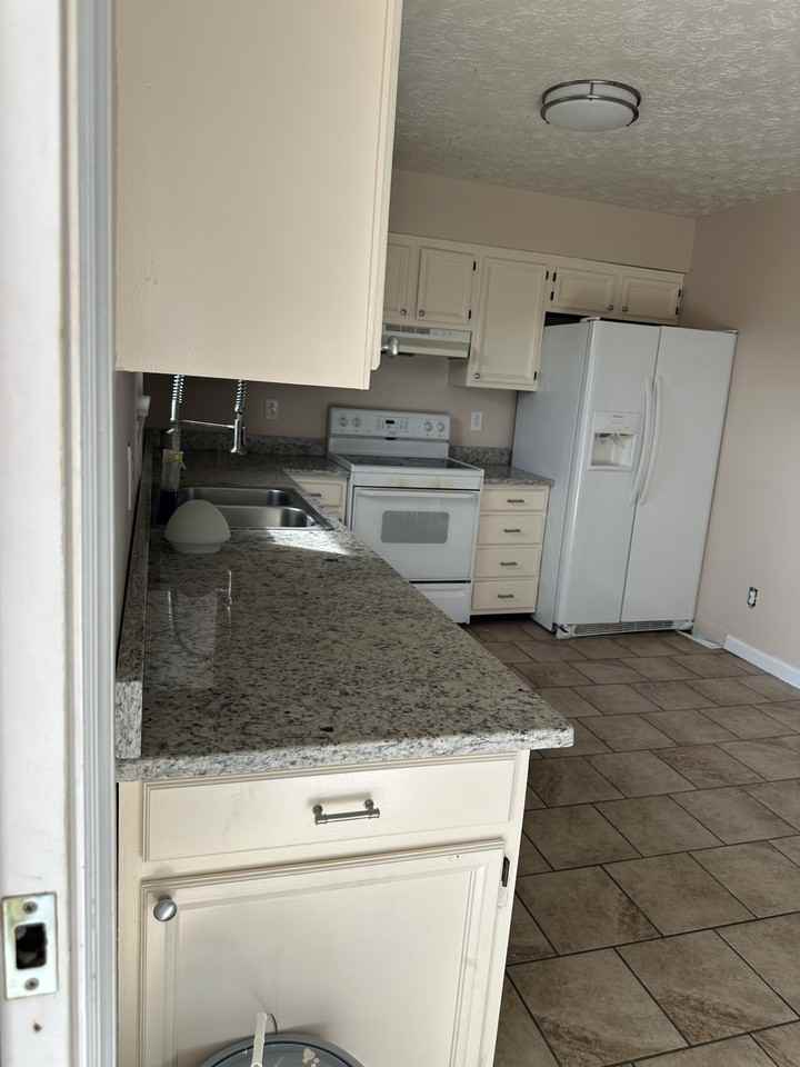 3320 Pittman Creek Ct - Photo 4 of 9