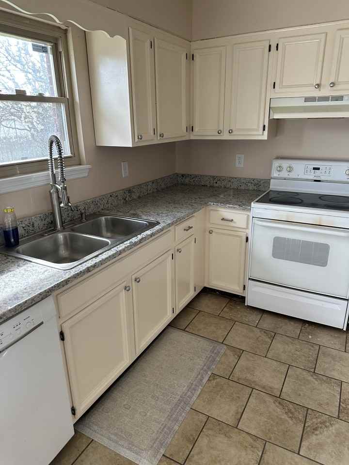 3320 Pittman Creek Ct - Photo 6 of 9