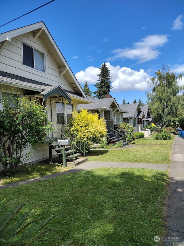 5309 7th Ave Ne - Photo 4 of 5