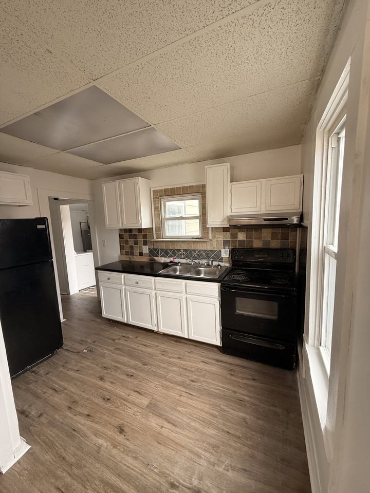 18168 Brohl St - Photo 3 of 14