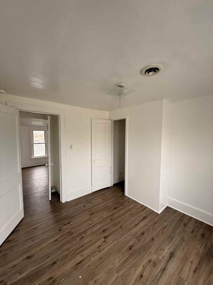 18168 Brohl St - Photo 7 of 14