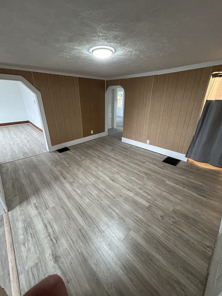 1341 Sassafrass St - Photo 4 of 12