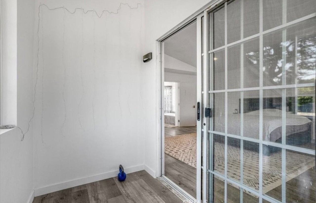 2481 S Bundy Dr - Photo 7 of 14