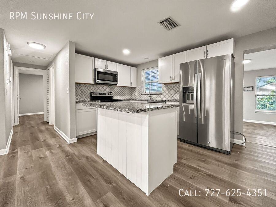 306 Flamingo Dr - Photo 6 of 21