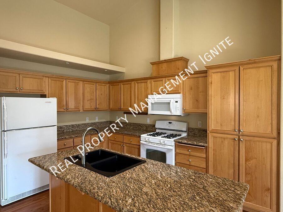 20633 Couples Ln - Photo 2 of 15