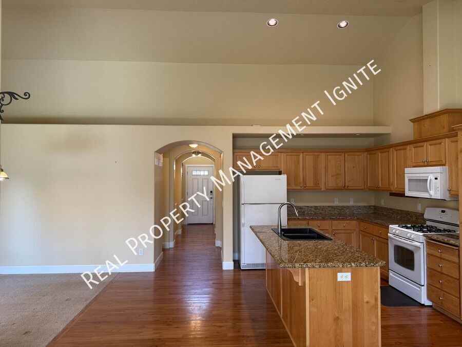 20633 Couples Ln - Photo 3 of 15