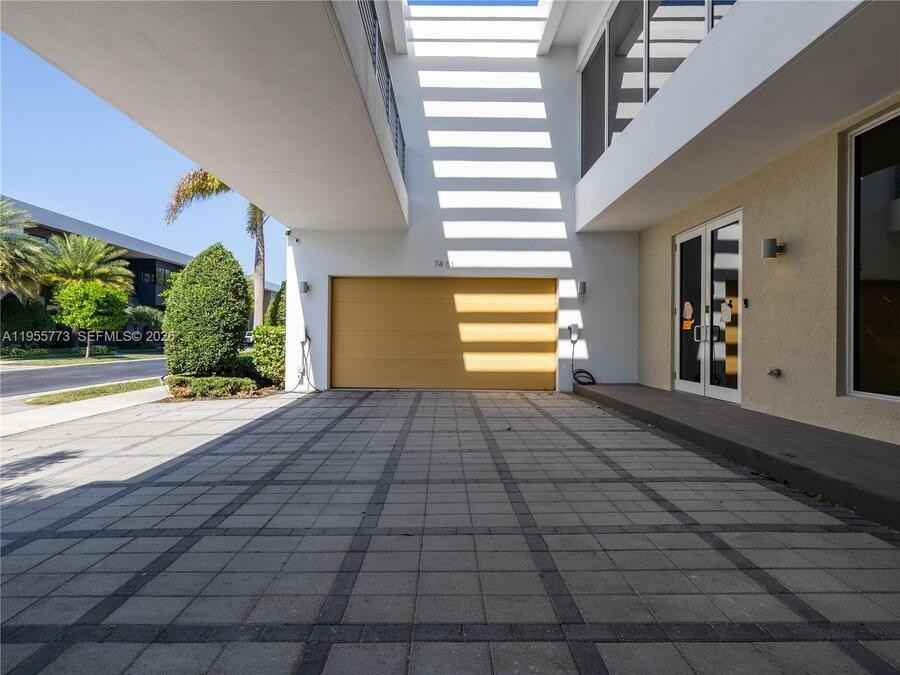 7451 Nw 103rd Ct - Photo 4 of 50