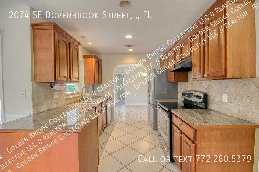 2074 Se Doverbrook St - Photo 4 of 12