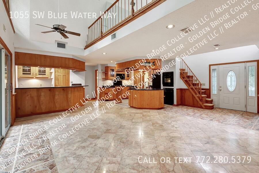 1055 Sw Blue Water Way - Photo 2 of 14