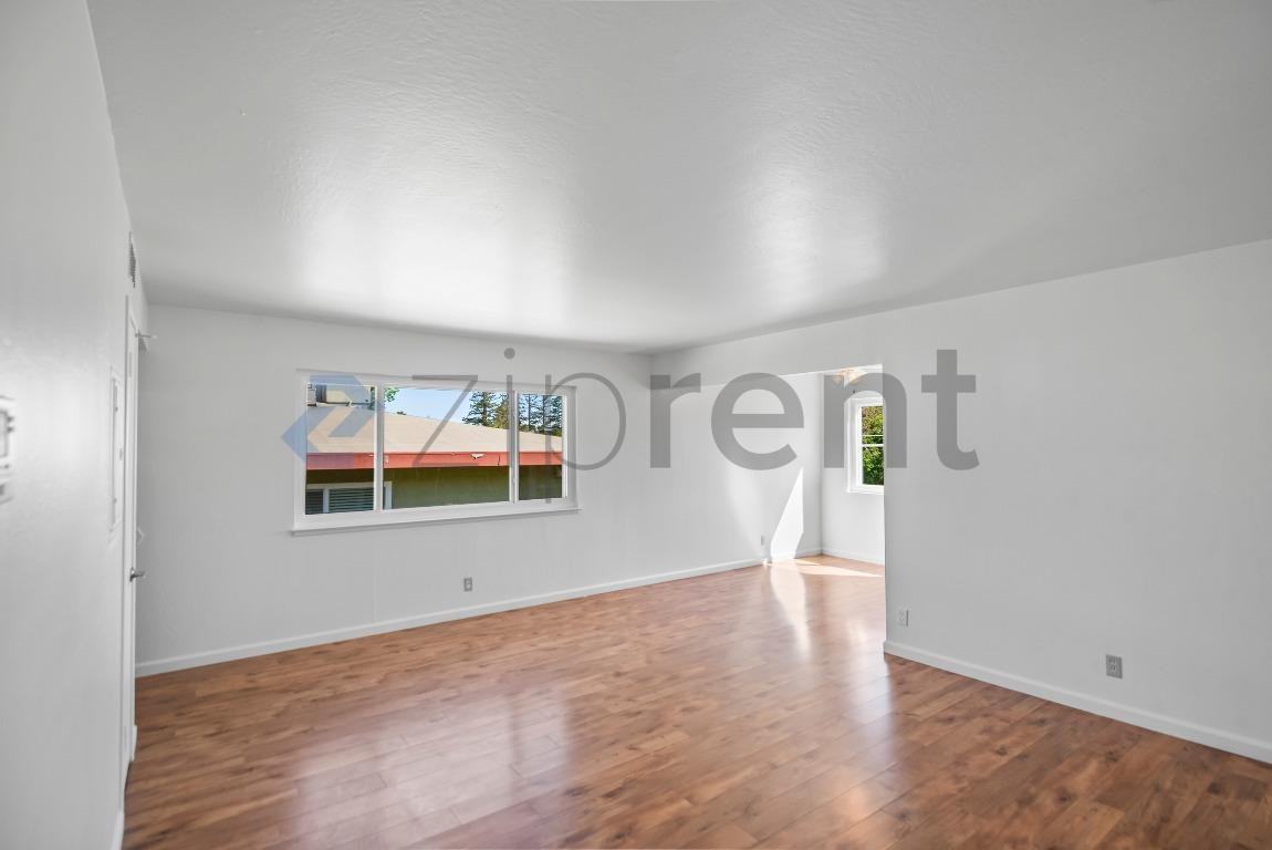 138 Village Ct #6 - Photo 5 of 20