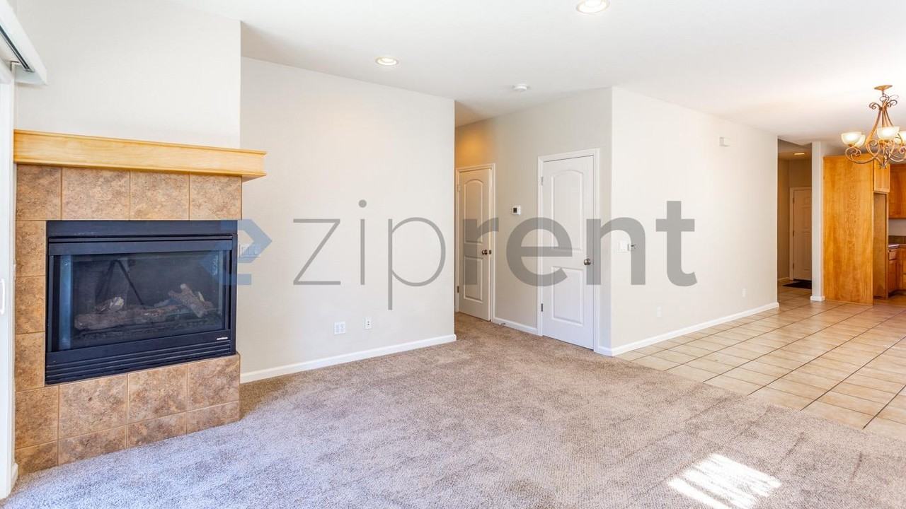 1251 Clover Dr #NA - Photo 5 of 35