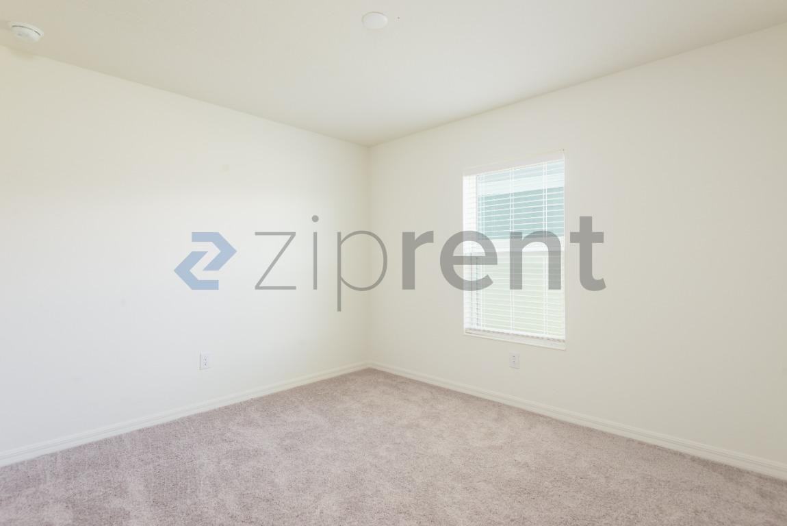 9286 Sandy Bluffs Cir - Photo 7 of 32