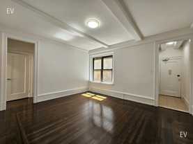 140 W 55th St #7B - Photo 1 of 1