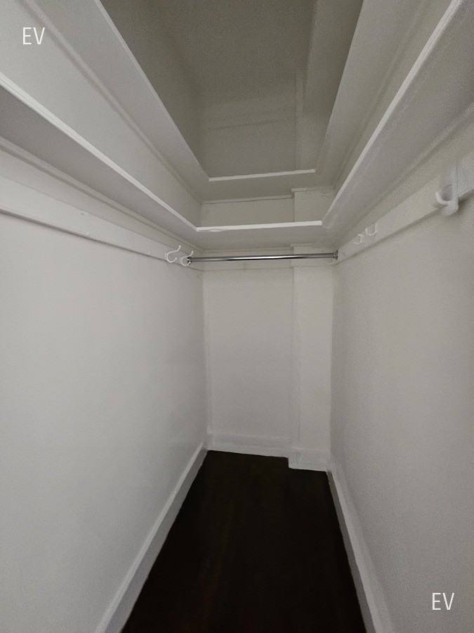 140 W 55th St #7B - Photo 4 of 8