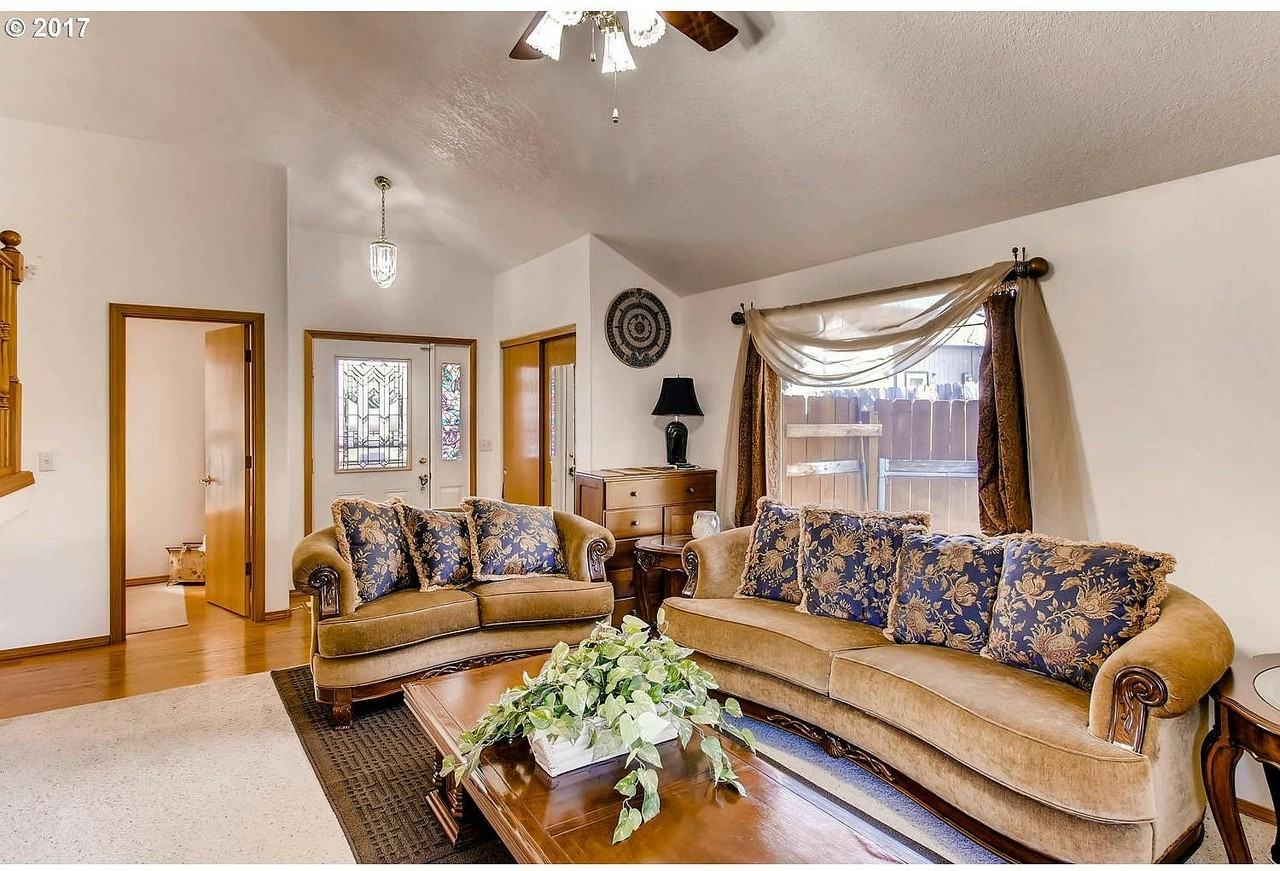 9805 Northeast 41st Avenue - Photo 3 of 11