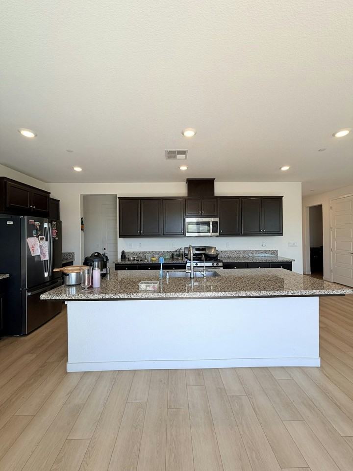 5460 Spring Mountain Lane - Photo 5 of 22