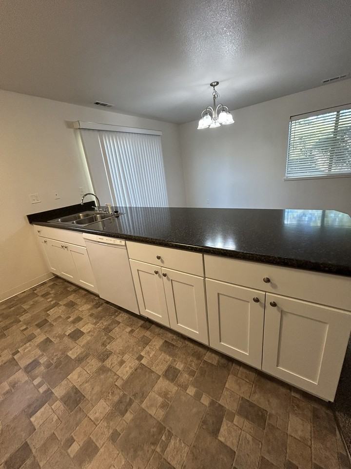 Cedar Tree Apartments - Photo 4 of 39