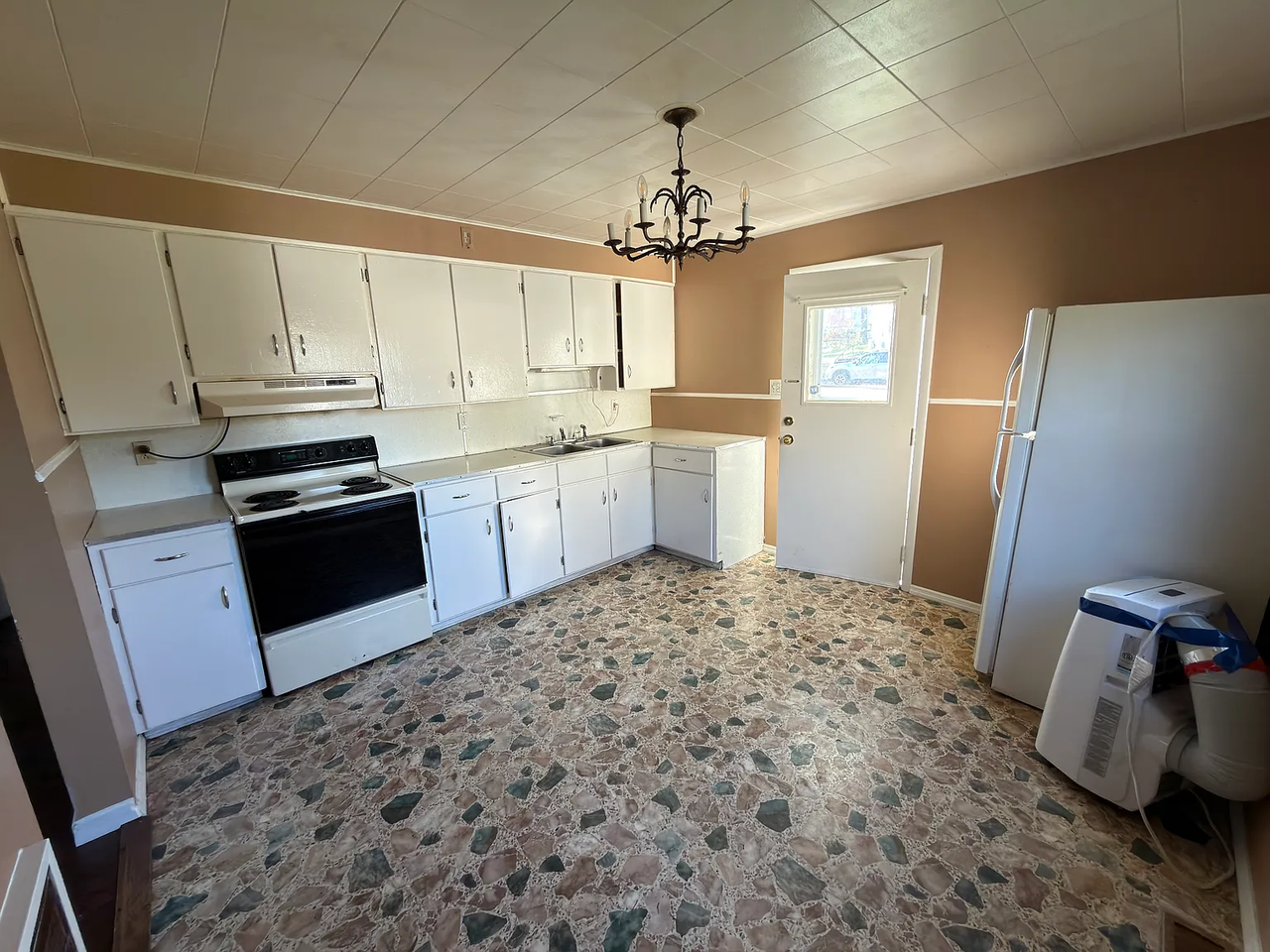 120 Lawton Road - Photo 3 of 13