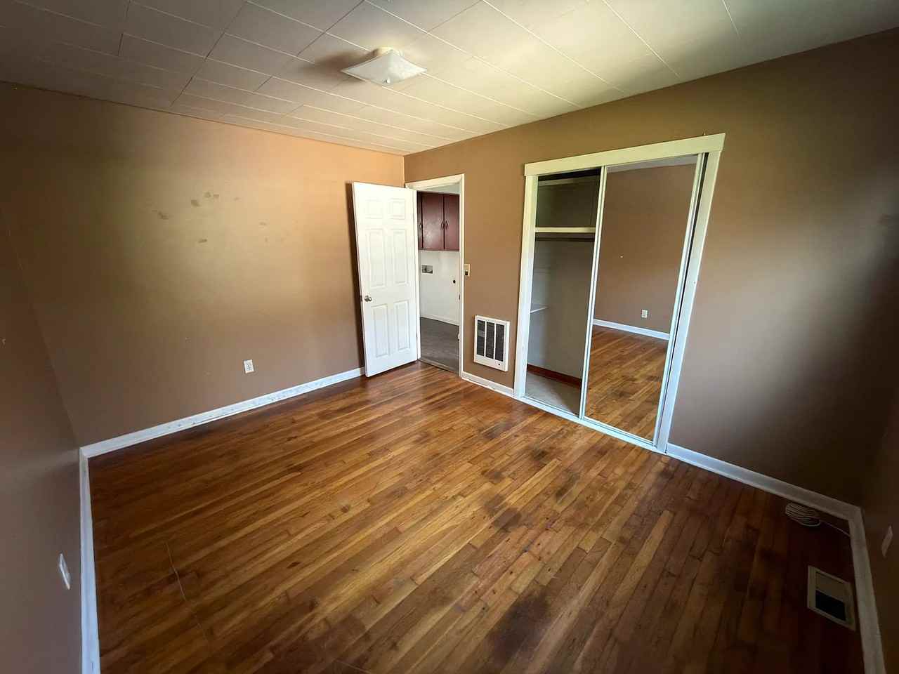 120 Lawton Road - Photo 6 of 13