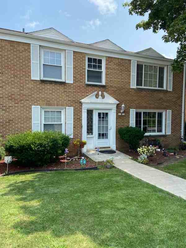 Milwaukee 416 N 92nd - Photo 4 of 16