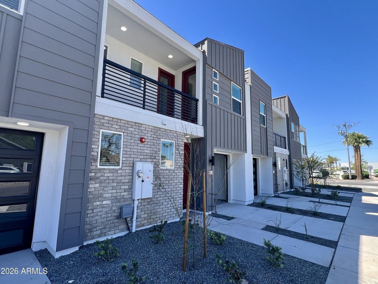 1015 E Pasadena Ave - Photo 3 of 20