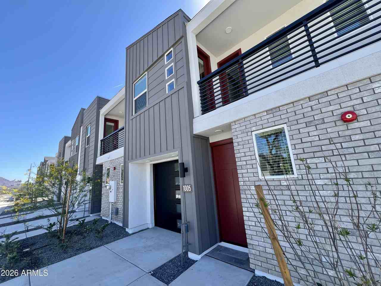 1017 E Pasadena Ave - Photo 2 of 20