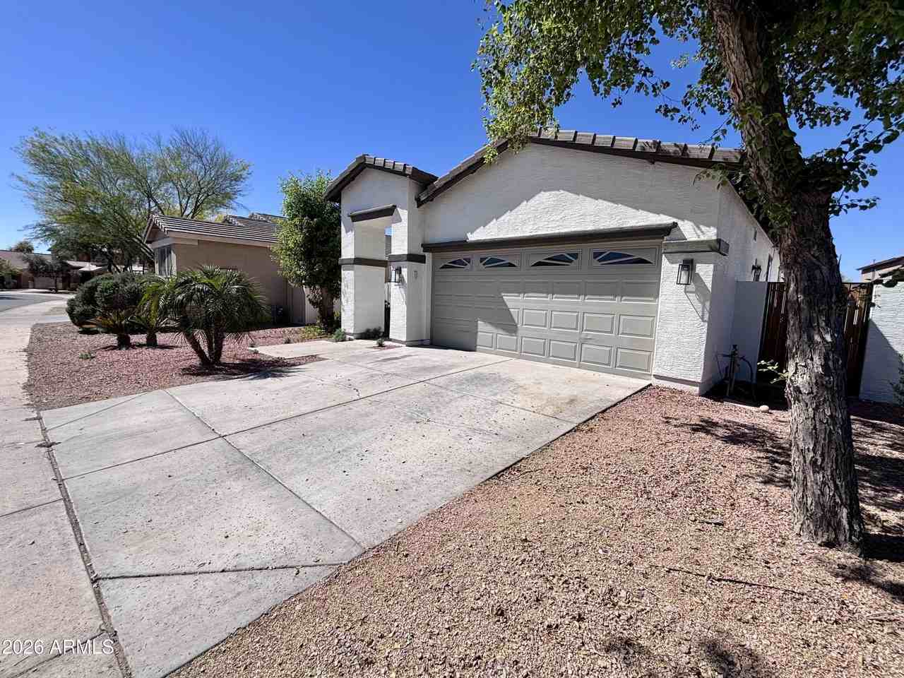 5606 W St Anne Ave - Photo 3 of 38