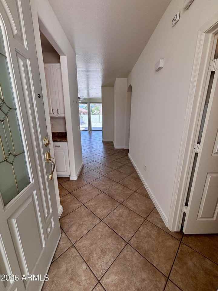 5606 W St Anne Ave - Photo 6 of 38