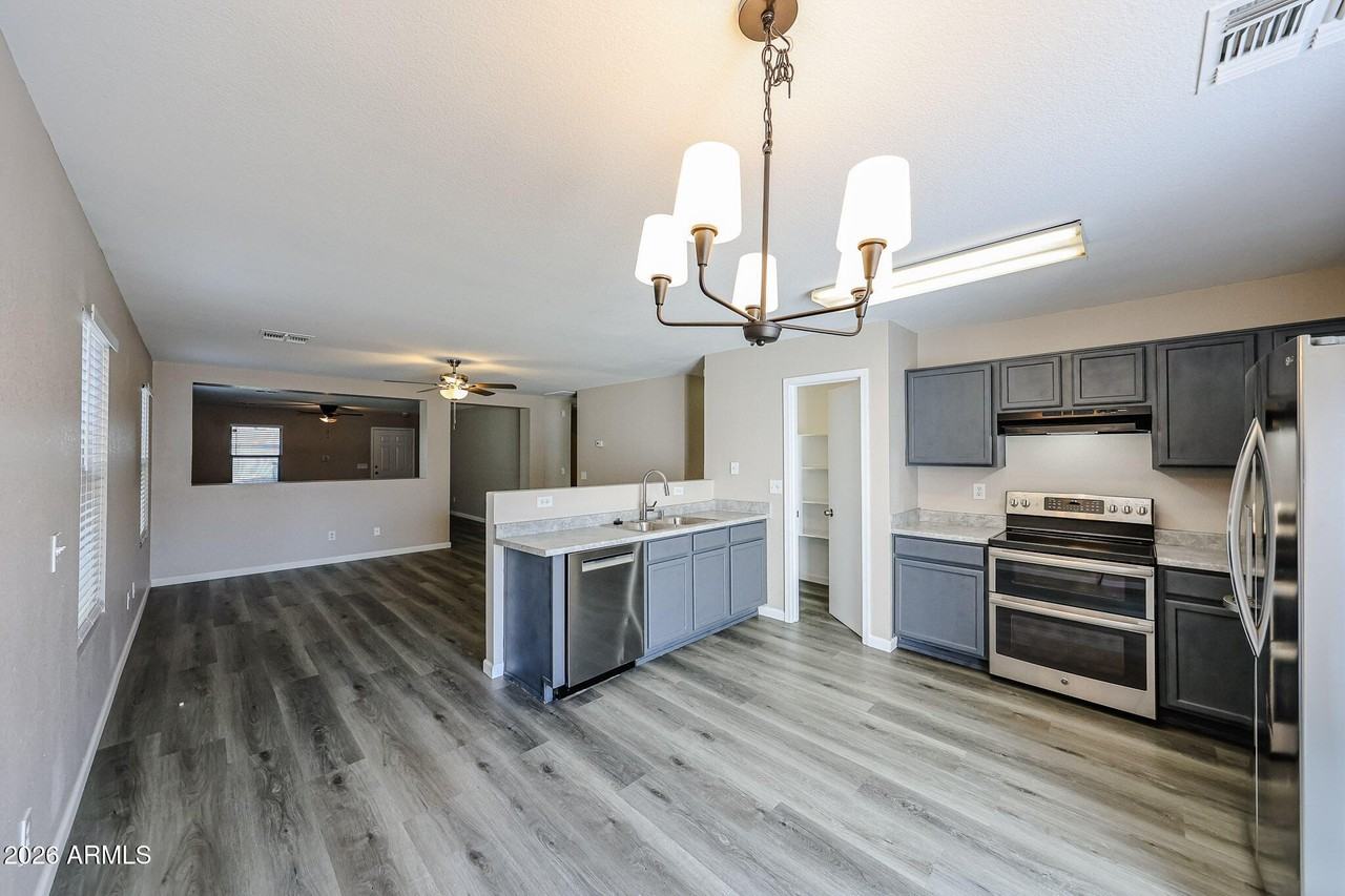 11779 W Windrose Ave - Photo 3 of 25