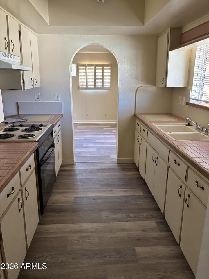 1422 E Yucca St - Photo 7 of 26