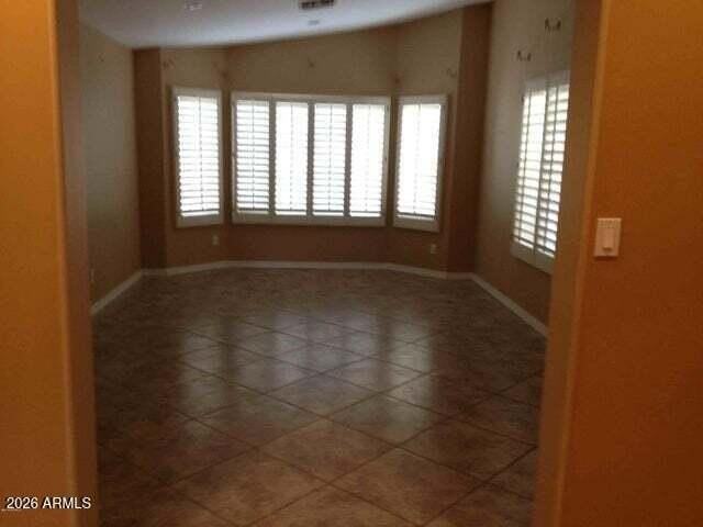 2713 E Verbena Dr - Photo 2 of 9