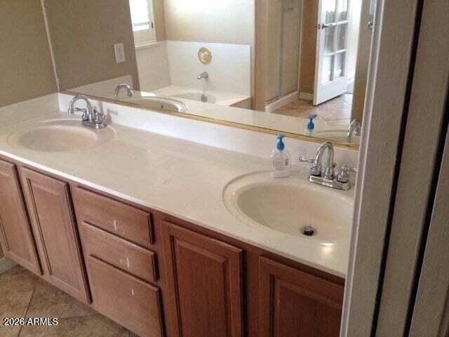 2713 E Verbena Dr - Photo 7 of 9