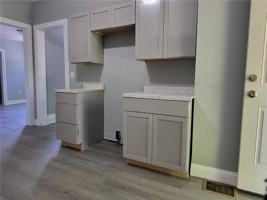 featured image of 614 W Gray St