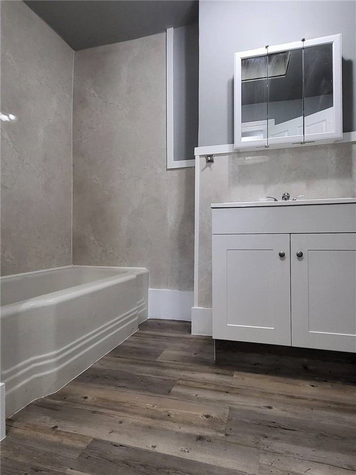 614 W Gray St - Photo 3 of 12