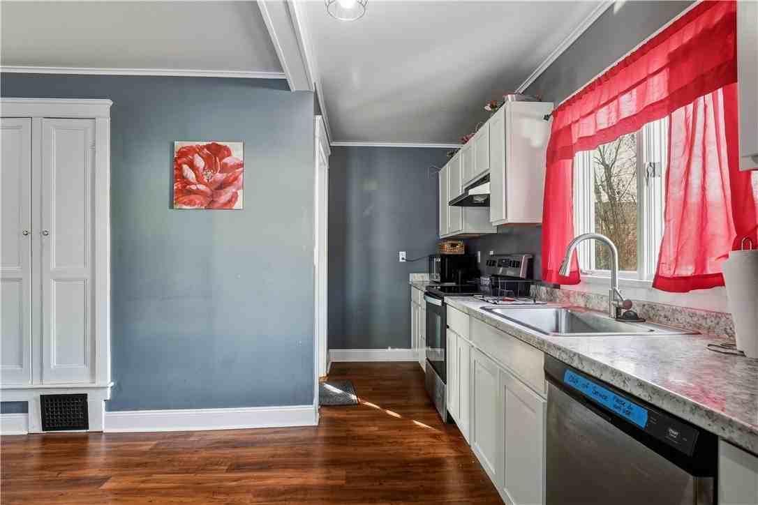 1206 W Water St - Photo 7 of 24