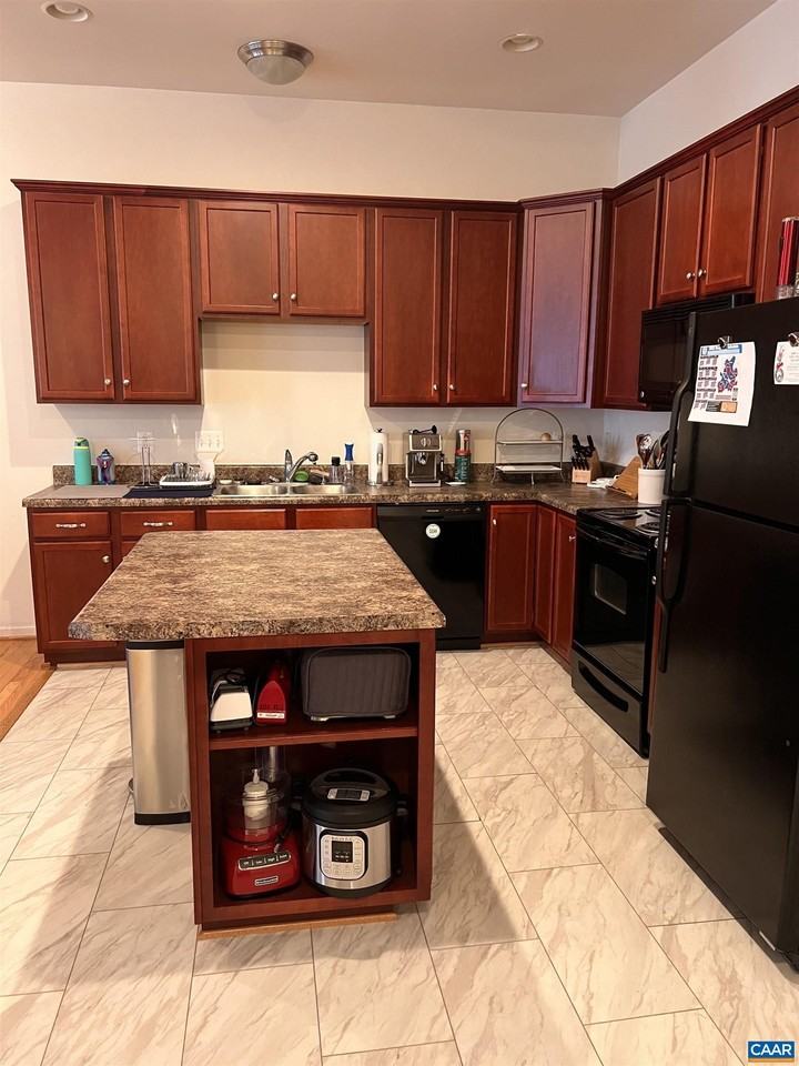 161 Brookwood Dr - Photo 3 of 7