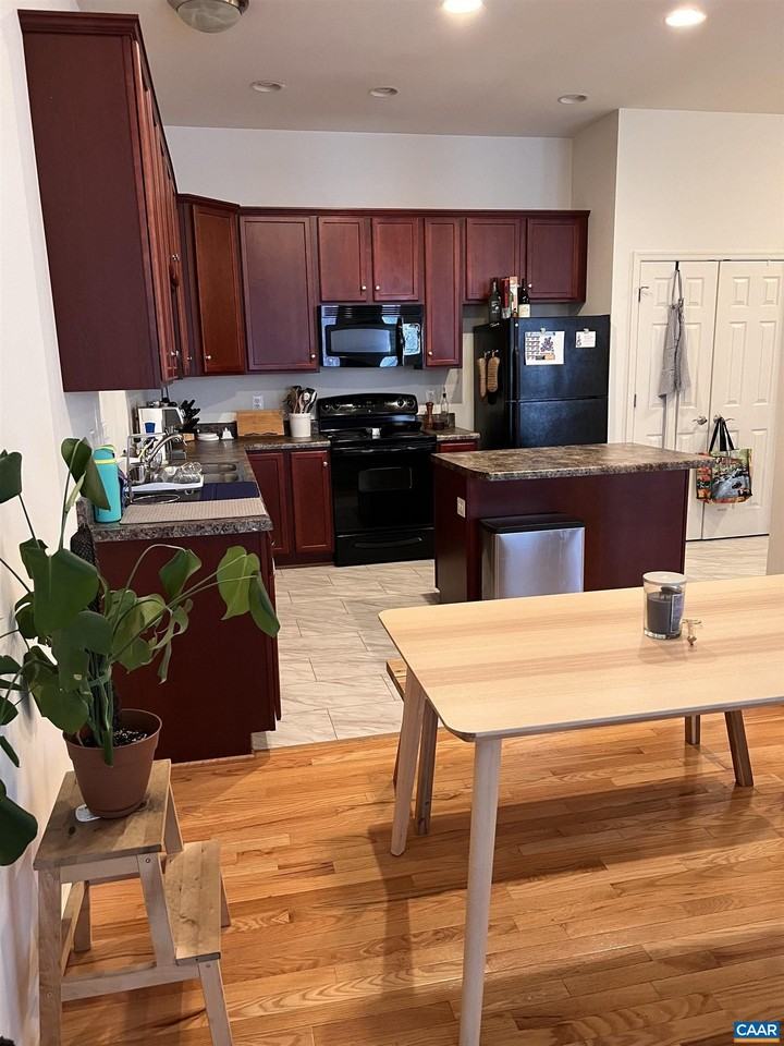 161 Brookwood Dr - Photo 5 of 7