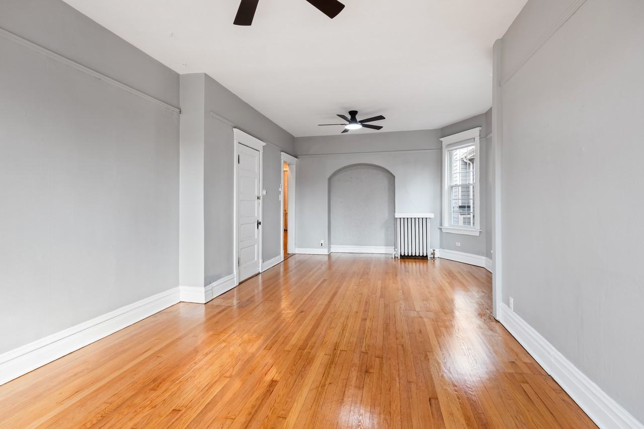 3915 N Seeley Ave #2ndFL - Photo 4 of 20