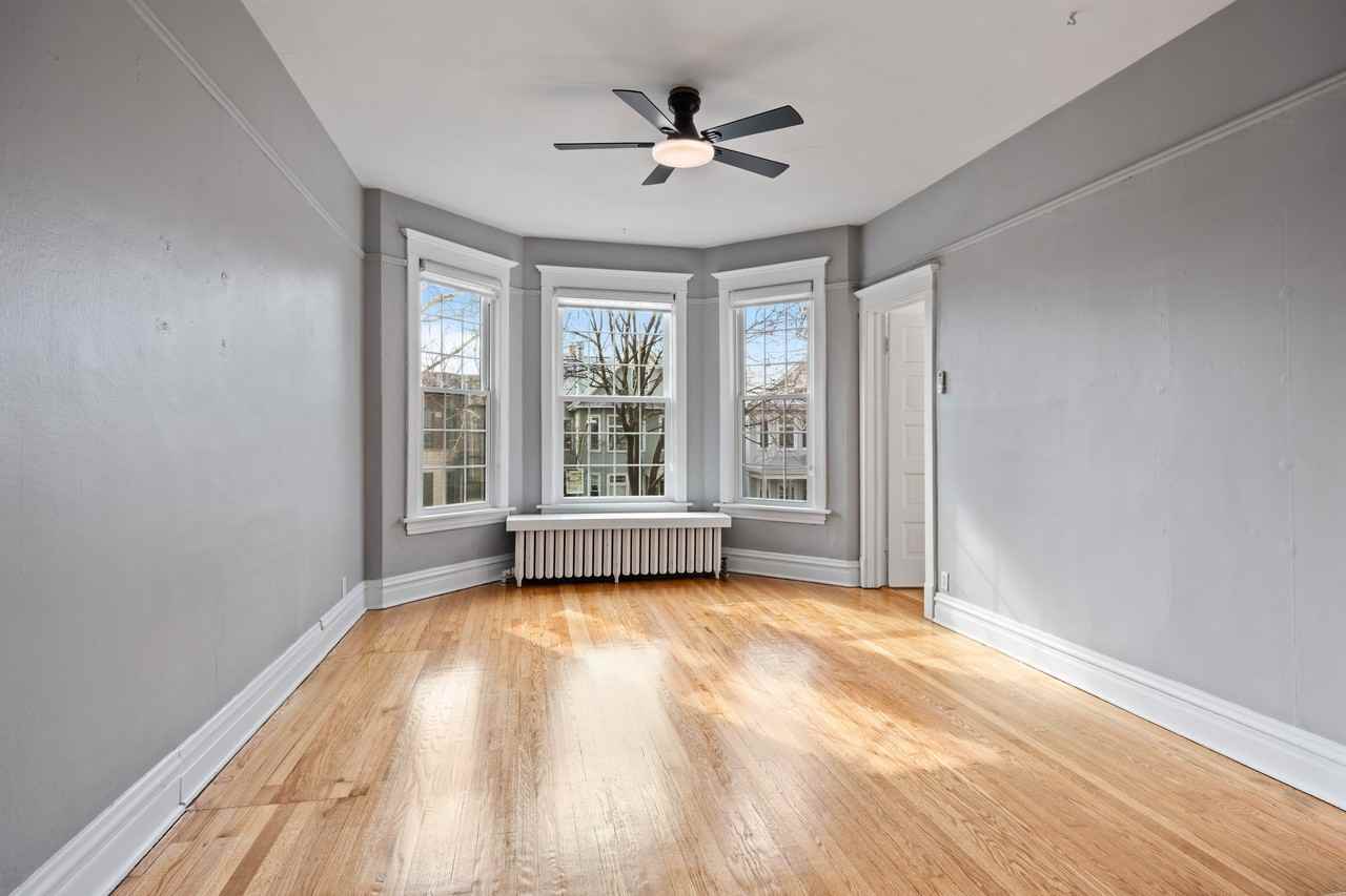 3915 N Seeley Ave #2ndFL - Photo 6 of 20