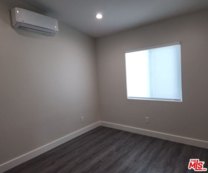 422 Almond Ave Unit 1 - Photo 6 of 13