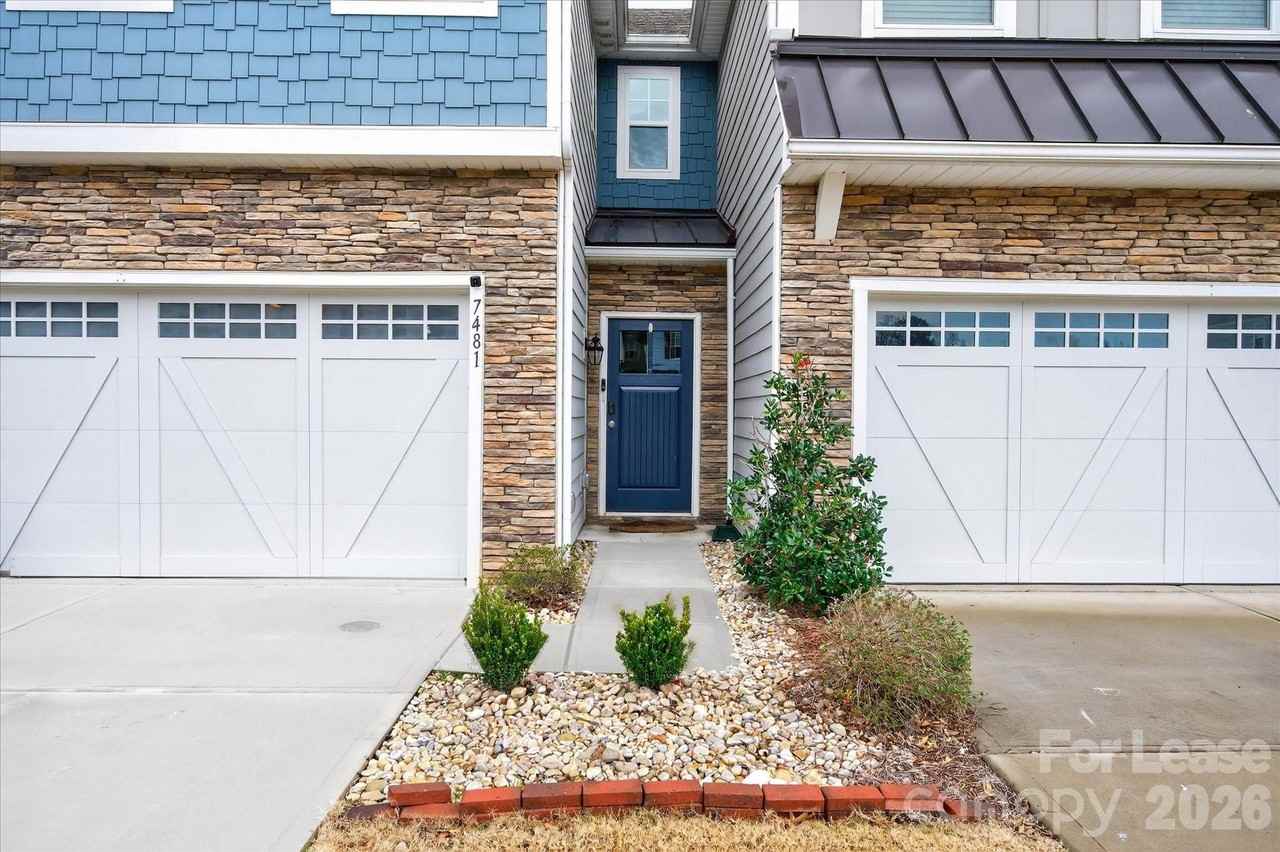 7481 Hartsfield Dr - Photo 3 of 46